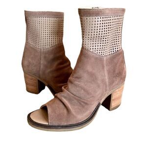 Bos. & Co. Celine Suede Open Peep Toe Boots Bootie in Taupe Size 37 or 7 EEUC